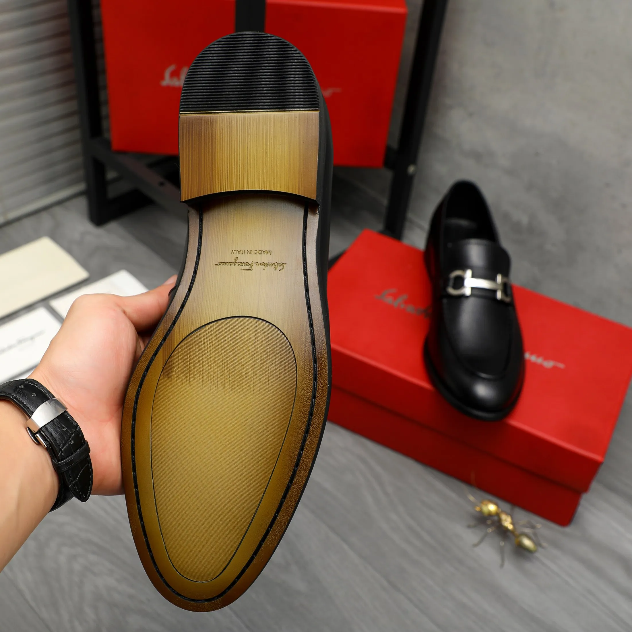 Men's shoes 💰420 Product trademark: Ferragamo " Ferragamo ] Business slip-on leather shoes Regular size: 39-45 (38.46 custom-made, non-refundable) Product materials: Selected small pebbled cowhide upper, sheepskin lining, original rubber outsole